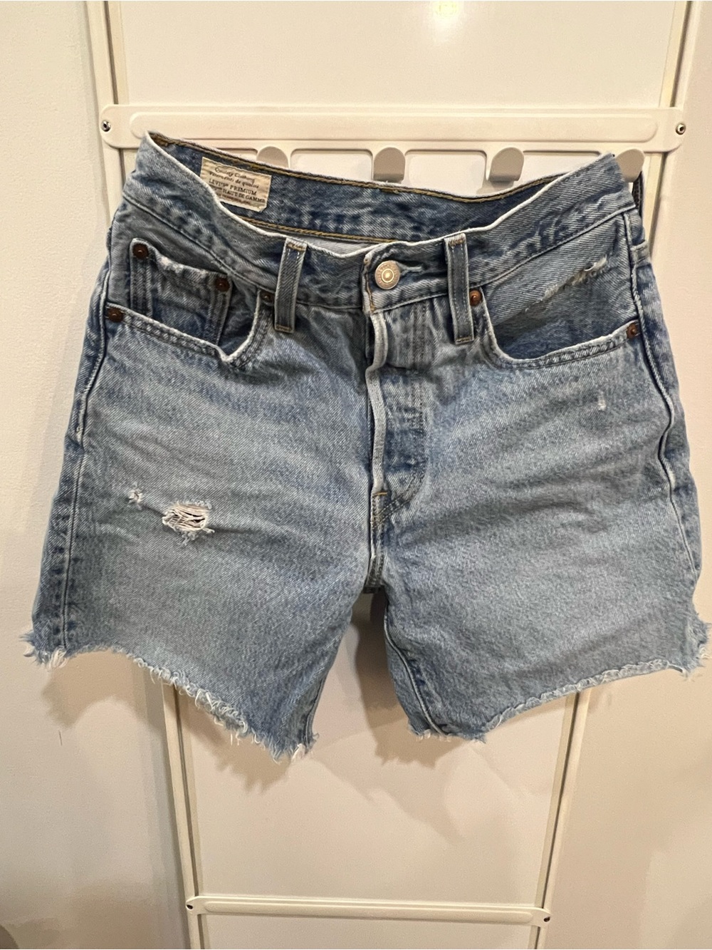 Levi’s Cutoff Shorts - Picture 7 of 8